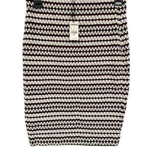 Express Women's Black and White Patterned Skirt
